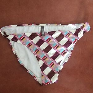 Size Large Kenneth Cole bathingsuit bottom